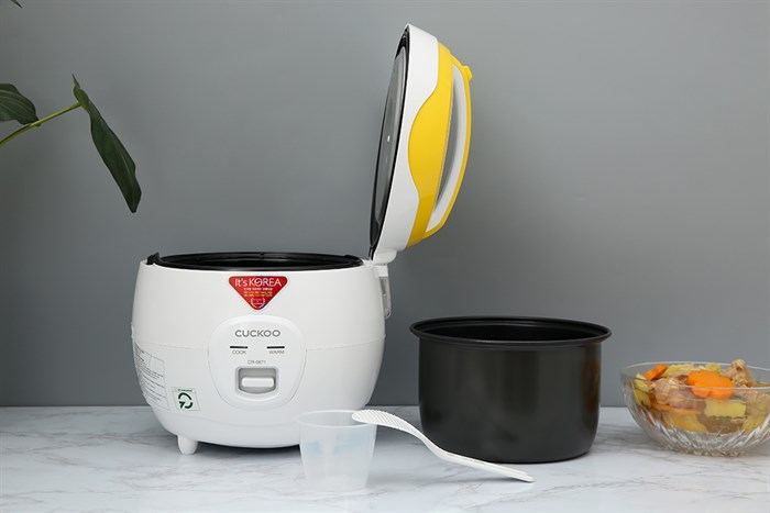 Nồi cơm nắp gài Cuckoo 1.08 lít CR-0671 Màu Trắng