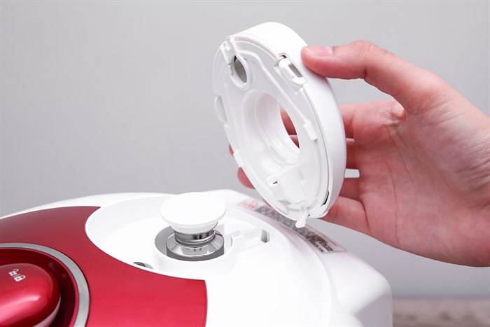 Nồi cơm điện tử áp suất Cuckoo 1.08 lít CRP-N0601F Màu Trắng - Đỏ