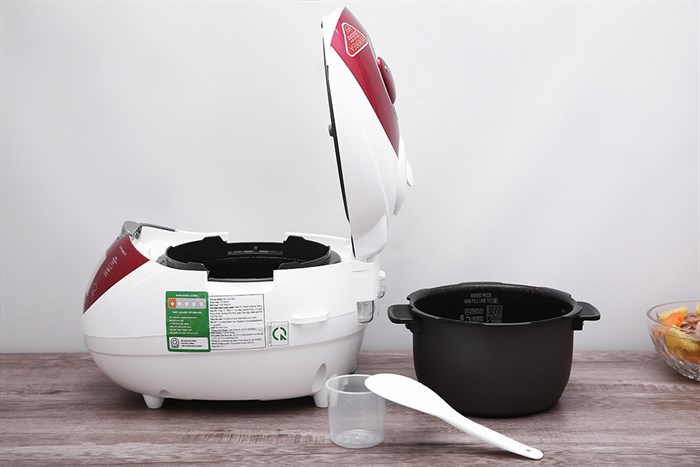 Nồi cơm điện tử áp suất Cuckoo 1.08 lít CRP-N0601F Màu Trắng - Đỏ