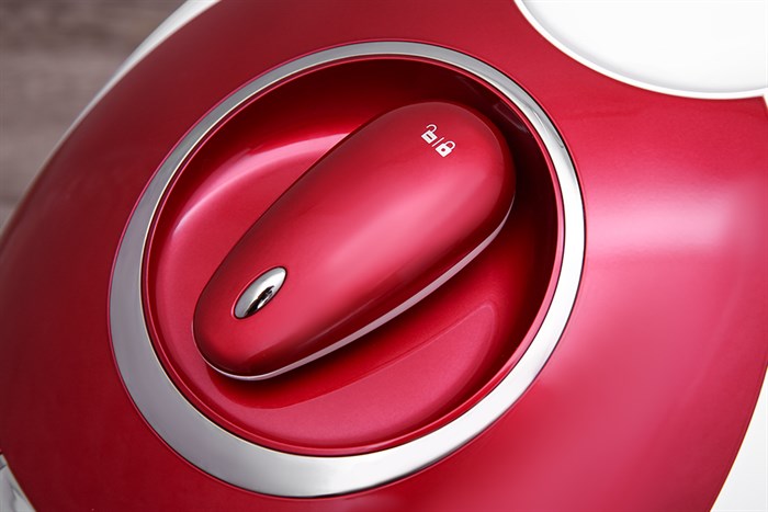 Nồi cơm điện tử áp suất Cuckoo 1.08 lít CRP-N0601F Màu Trắng - Đỏ