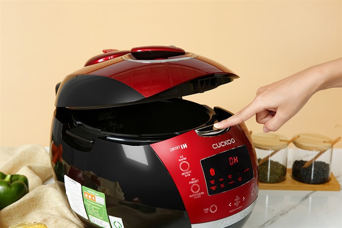 Nồi cơm áp suất cao tần Cuckoo 1.8 lít CRP-HUS1000F Màu Đen - Đỏ