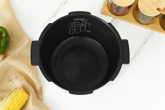 Nồi cơm áp suất cao tần Cuckoo 1.8 lít CRP-HUS1000F Màu Đen - Đỏ