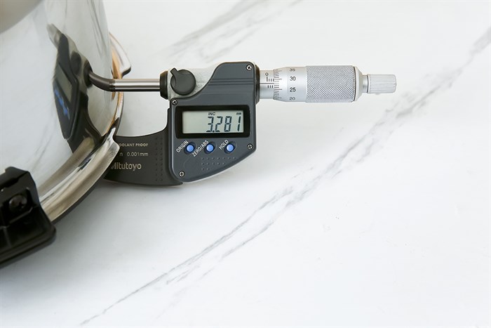 Nồi cơm áp suất cao tần Cuckoo 1.8 lít CRP-HUS1000F Màu Đen - Đỏ