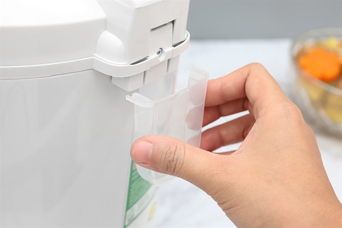 Nồi cơm nắp gài Sharp 2.2 lít KS-223TJV-CH Màu Trắng