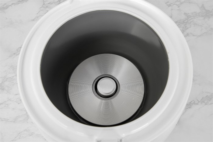 Nồi cơm nắp gài Mishio 0.8 lít MK-233 Màu Trắng