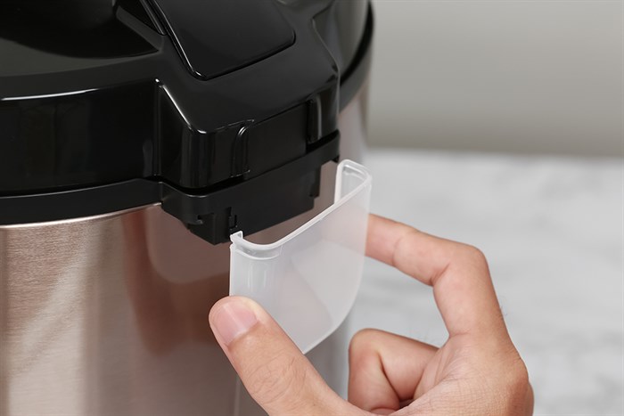 Nồi cơm điện tử Kangaroo 1.8 lít KG18DR6 Màu Nâu