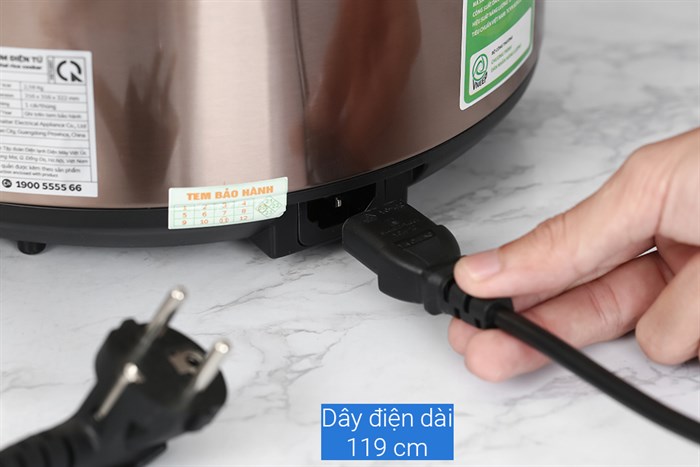 Nồi cơm điện tử Kangaroo 1.8 lít KG18DR6 Màu Nâu