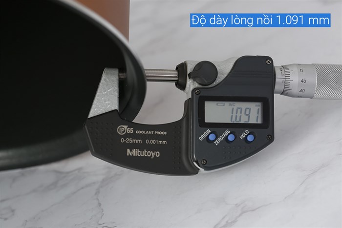 Nồi cơm điện tử Kangaroo 1.8 lít KG18DR6 Màu Nâu