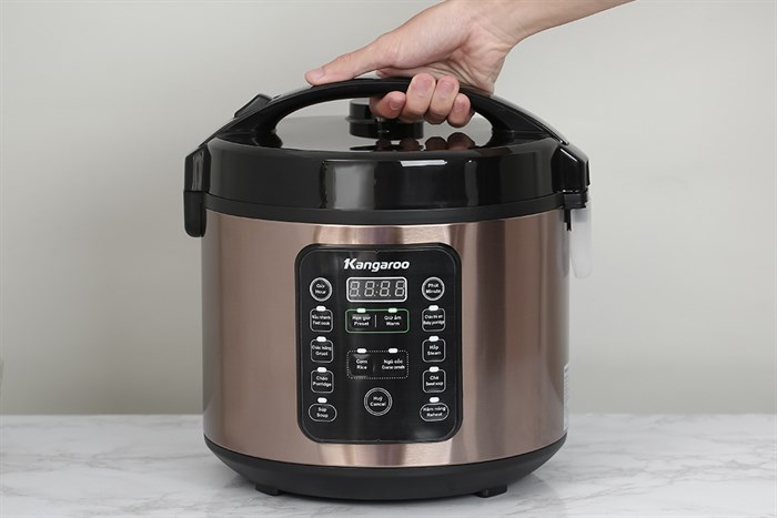 Nồi cơm điện tử Kangaroo 1.8 lít KG18DR6 Màu Nâu