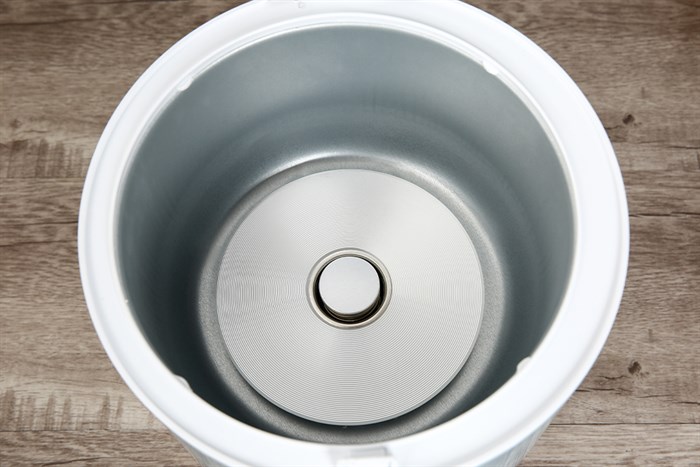 Nồi cơm nắp gài AVA 1.8 lít NCG1806 Màu Xanh ngọc