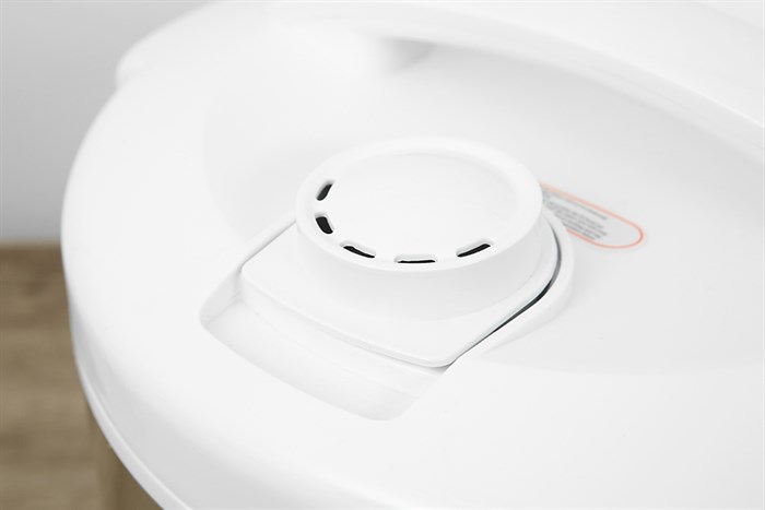 Nồi cơm nắp gài Hommy 1.8 lít JRC-180FE Màu Xám