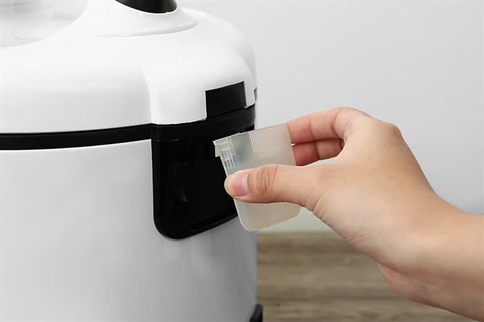 Nồi cơm điện nắp gài Hommy 1.8 lít BXB-50C Màu Trắng