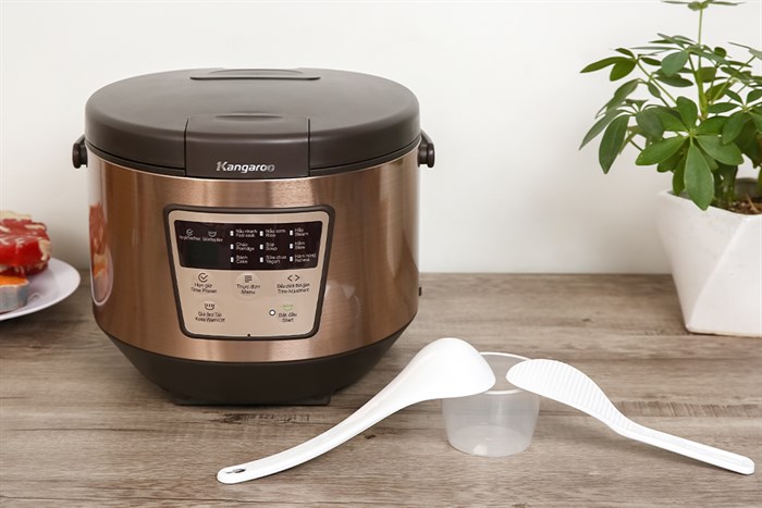 Nồi cơm điện tử Kangaroo 1.8 lít KG18DR7 Màu Nâu