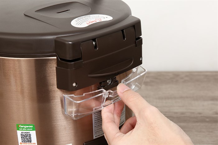 Nồi cơm điện tử Kangaroo 1.8 lít KG18DR7 Màu Nâu