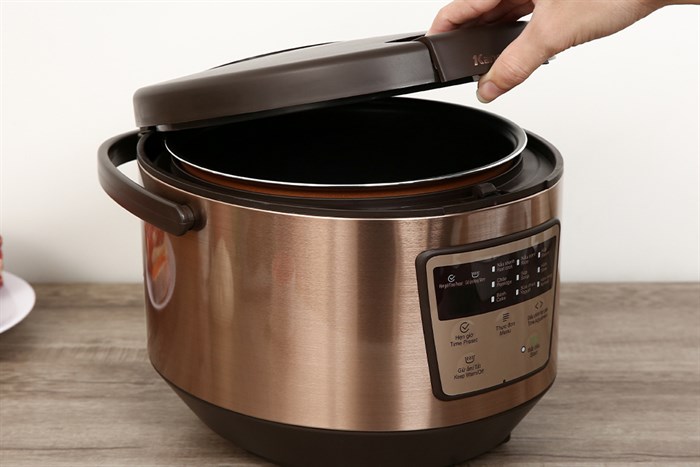 Nồi cơm điện tử Kangaroo 1.8 lít KG18DR7 Màu Nâu