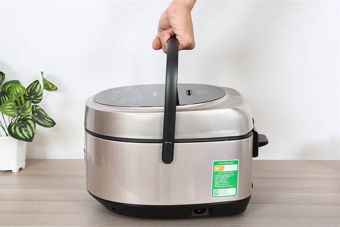 Nồi cơm điện tử Kangaroo 1.5 lít KG15DR10 Màu Bạc