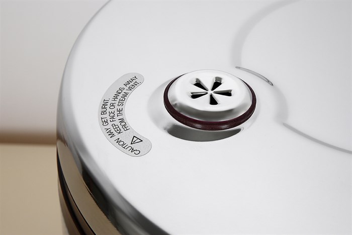 Nồi cơm công nghiệp nắp gài Cuckoo 6.3 lít CR-3521/BKSTVNCV Màu Đen