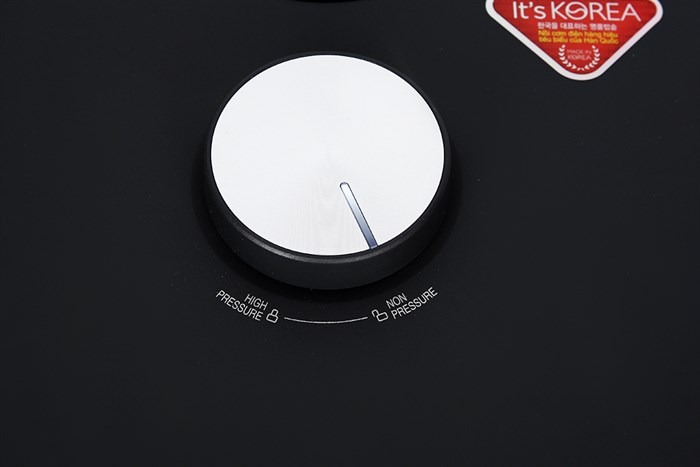 Nồi cơm áp suất cao tần Cuckoo 1.08 lít CRP-LHTR0609F/BKSIVNCV Màu Đen