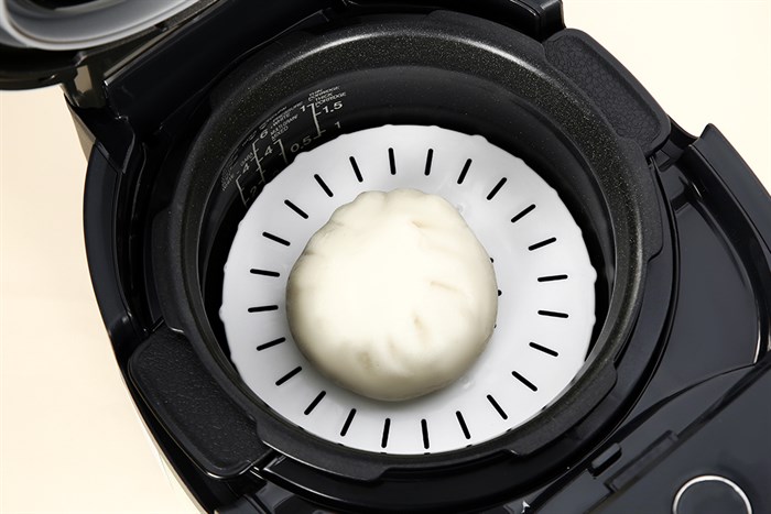 Nồi cơm áp suất cao tần Cuckoo 1.08 lít CRP-LHTR0609F/BKSIVNCV Màu Đen