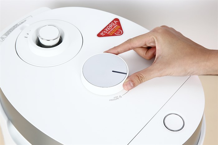 Nồi cơm áp suất cao tần Cuckoo 1.08 lít CRP-LHTR0609F/WHSIVNCV Màu Trắng