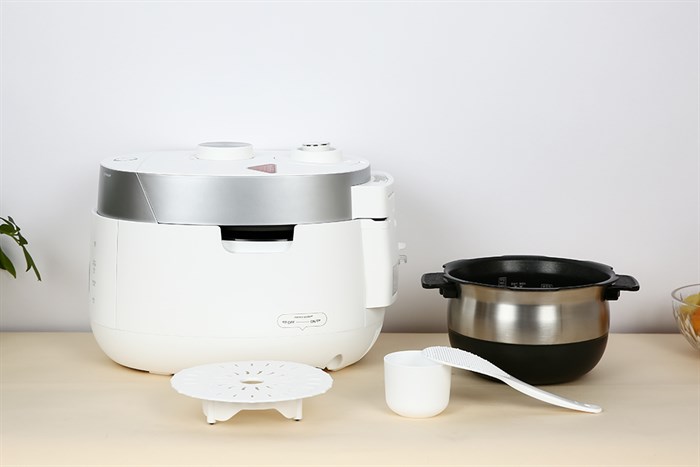 Nồi cơm áp suất cao tần Cuckoo 1.08 lít CRP-LHTR0609F/WHSIVNCV Màu Trắng