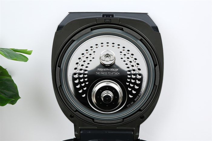 Nồi cơm áp suất cao tần Cuckoo 1.8 lít CRP-LHTR1009F/BKSIVNCV Màu Đen