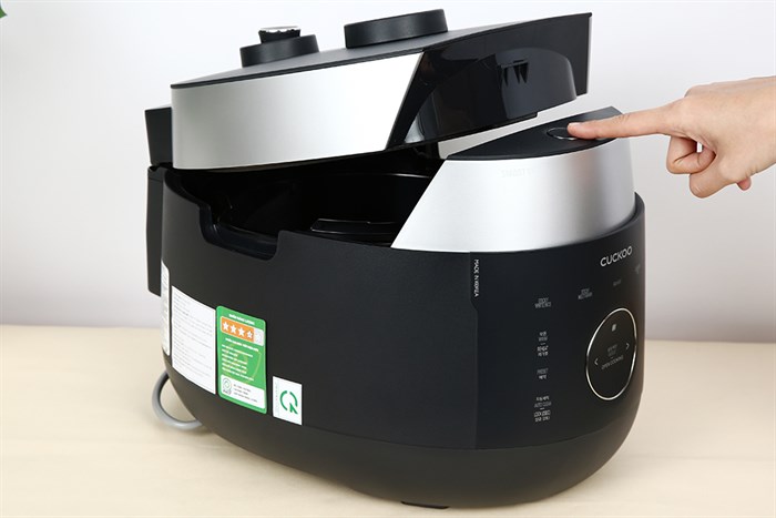 Nồi cơm áp suất cao tần Cuckoo 1.8 lít CRP-LHTR1009F/BKSIVNCV Màu Đen