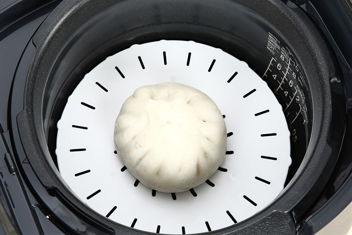 Nồi cơm áp suất cao tần Cuckoo 1.8 lít CRP-LHTR1009F/BKSIVNCV Màu Đen