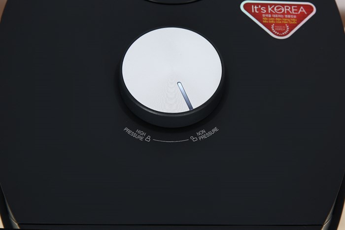 Nồi cơm áp suất cao tần Cuckoo 1.8 lít CRP-LHTR1009F/BKSIVNCV Màu Đen