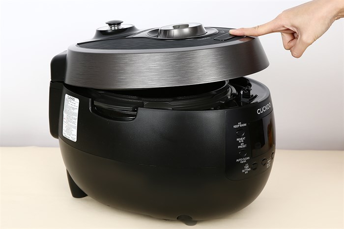 Nồi cơm điện tử áp suất Cuckoo 1.8 lít CRP-RT1008F/BKTSVNCV Màu Đen