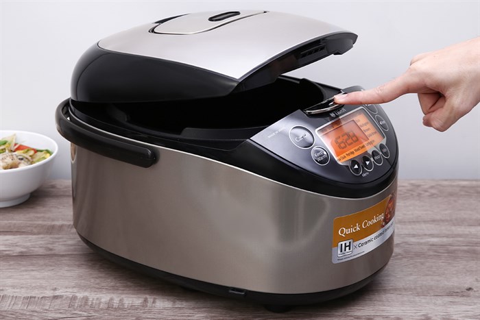 Nồi cơm cao tần Tiger 1.8 lít JKT-D18V Màu Đen - Bạc