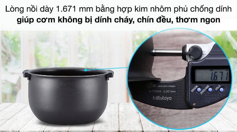 Lòng nồi bằng hợp kim nhôm chống dính - Nồi cơm điện Cao tần Tiger 1.8 lít JKT-D18V