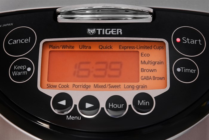 Nồi cơm cao tần Tiger 1.8 lít JKT-D18V Màu Đen - Bạc