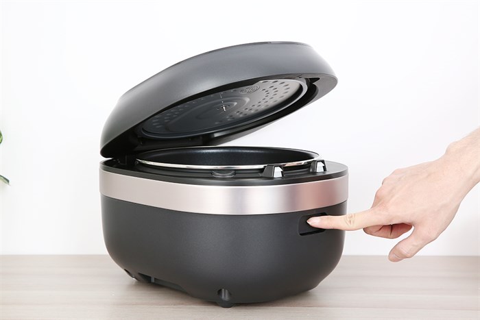 Nồi cơm cao tần Casper 1.5 lít CI-15RC01 Màu Đen
