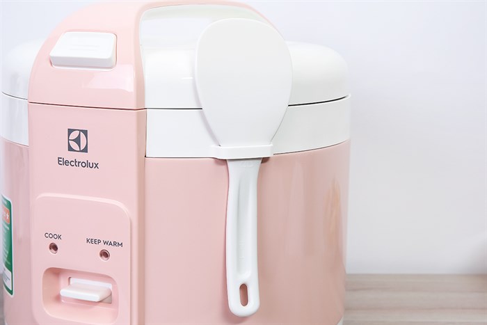 Nồi cơm nắp gài Electrolux 1.8 lít E4RC1-320P Màu Hồng