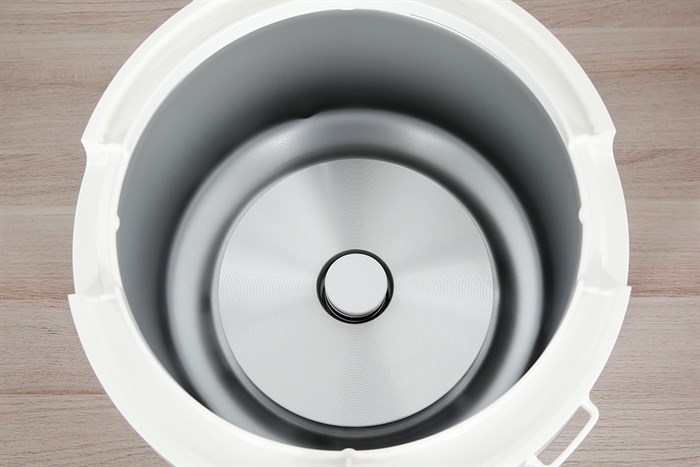 Nồi cơm nắp gài Electrolux 1.8 lít E4RC1-350B Màu Kem