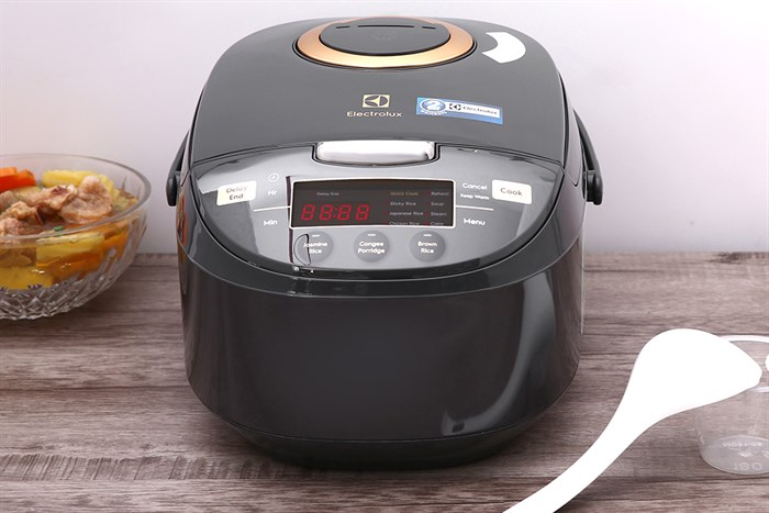 Nồi cơm điện tử Electrolux 1 lít E7RC1-550K Màu Đen