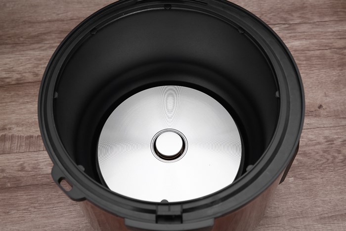 Nồi cơm nắp gài Hommy 3 lít NCG3001 Màu Vàng đồng