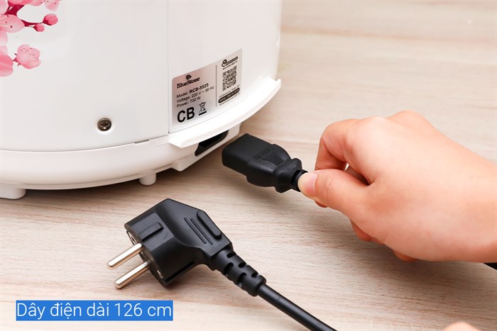 Nồi cơm nắp gài BlueStone 1.8 lít RCB-5525 Màu Trắng