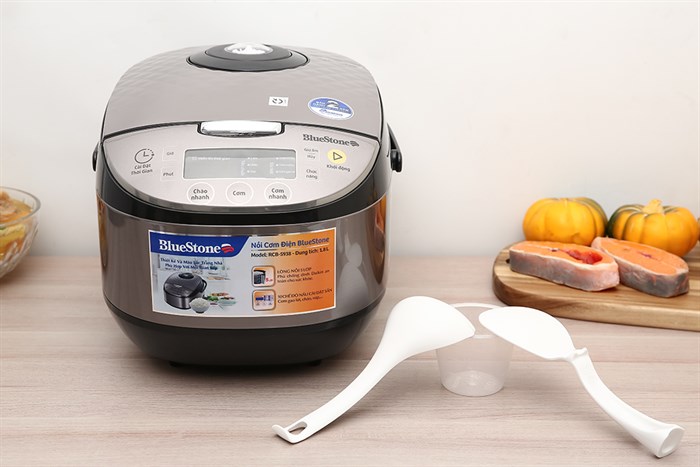 Nồi cơm điện tử BlueStone 1.8 lít RCB-5938 Màu Nâu
