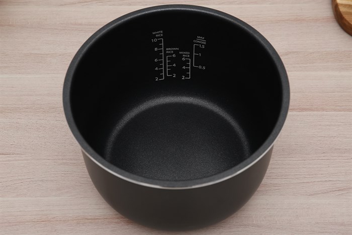 Nồi cơm điện tử BlueStone 1.8 lít RCB-5938 Màu Nâu