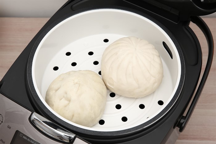 Nồi cơm điện tử BlueStone 1.8 lít RCB-5938 Màu Nâu