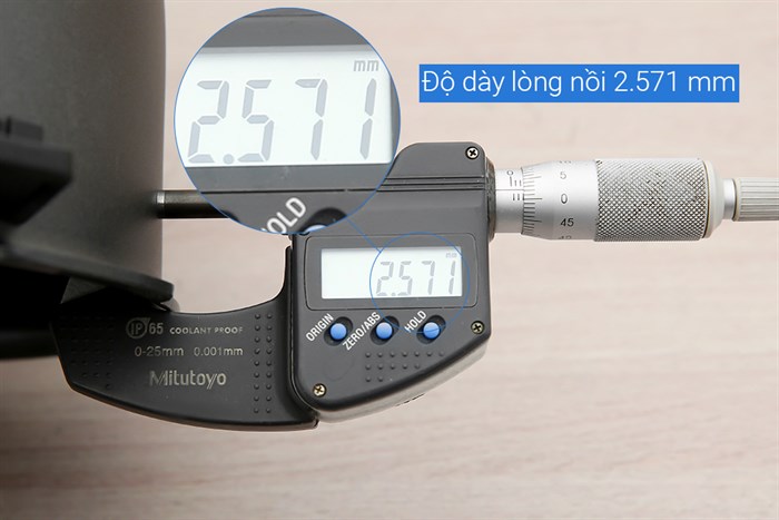 Nồi cơm điện tử áp suất Cuckoo 1.8 lít CRP-PK1000S/BKCGVNCV Màu Đen - Vàng