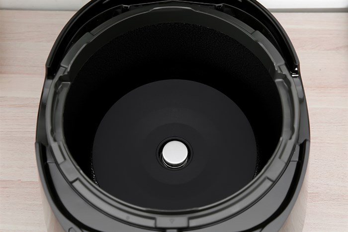 Nồi cơm điện tử áp suất Cuckoo 1.8 lít CRP-PK1000S/BKCGVNCV Màu Đen - Vàng