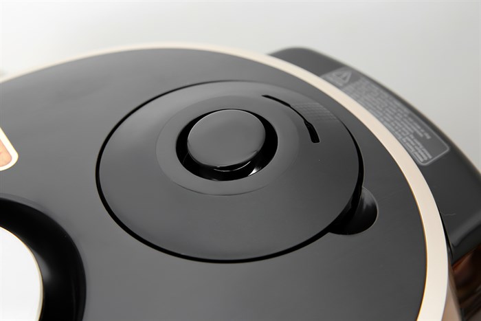 Nồi cơm điện tử áp suất Cuckoo 1.8 lít CRP-PK1000S/BKCGVNCV Màu Đen - Vàng