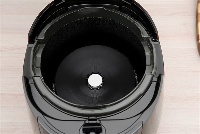 Nồi cơm điện tử áp suất Cuckoo 1.08 lít CRP-PK0600F/BKRDVN Màu Đen - Đỏ