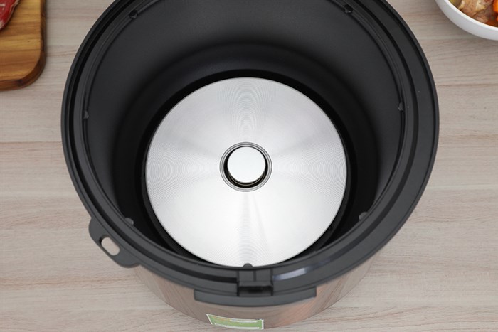 Nồi cơm nắp gài Crystal 3 lít NCG3001 Màu Vàng đồng