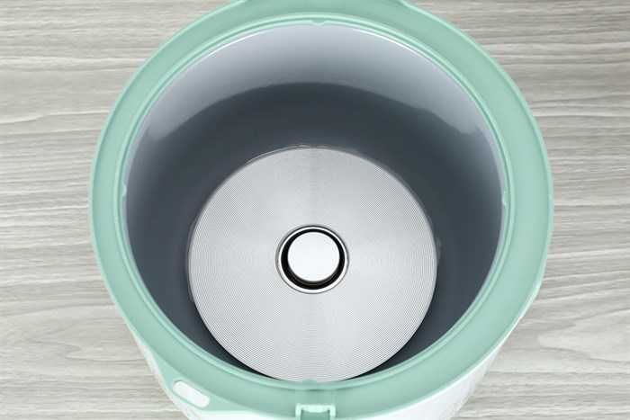 Nồi cơm nắp gài Sunhouse 1.8 lít SHD8621 Màu Trắng - Xanh lá