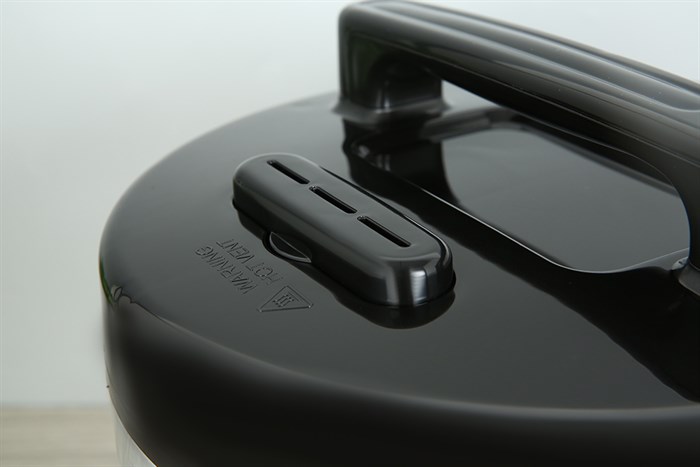 Nồi cơm nắp gài Sunhouse 3 lít SHD8305 Màu Đen - Xám