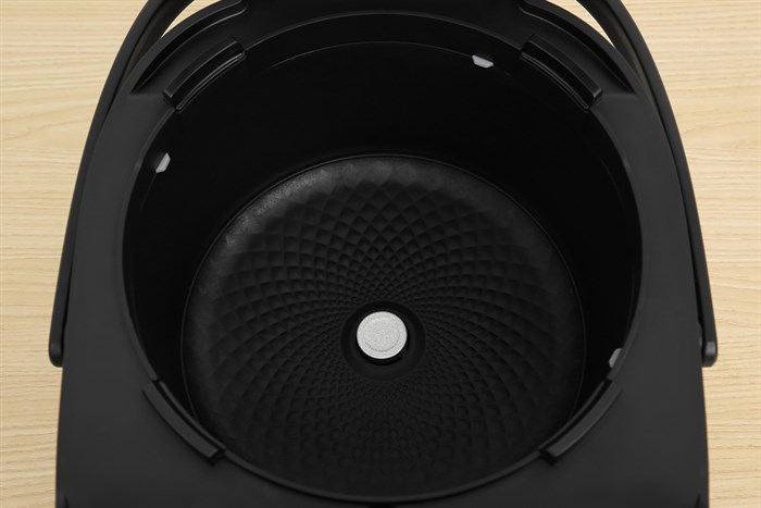 Nồi cơm cao tần Beko 1.8 lít RCI 80143B Màu Đen - Vàng đồng